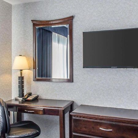 Paramount Inn ฟลอรัลพาร์ค ภายนอก รูปภาพ