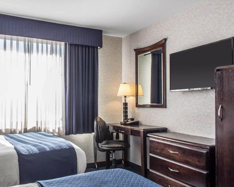 Paramount Inn ฟลอรัลพาร์ค ภายนอก รูปภาพ