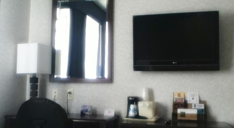 Paramount Inn ฟลอรัลพาร์ค ภายนอก รูปภาพ