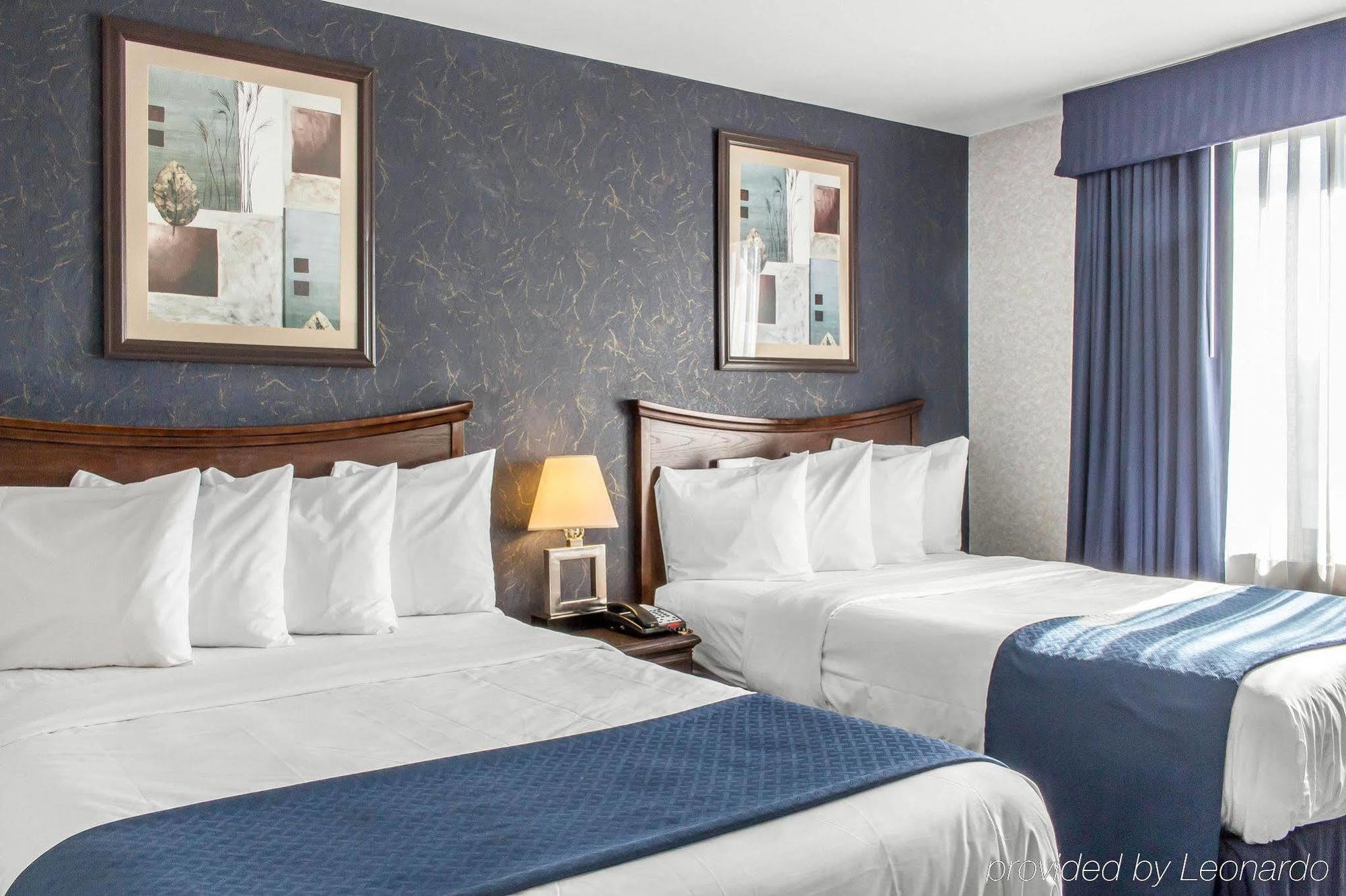 Paramount Inn ฟลอรัลพาร์ค ภายนอก รูปภาพ