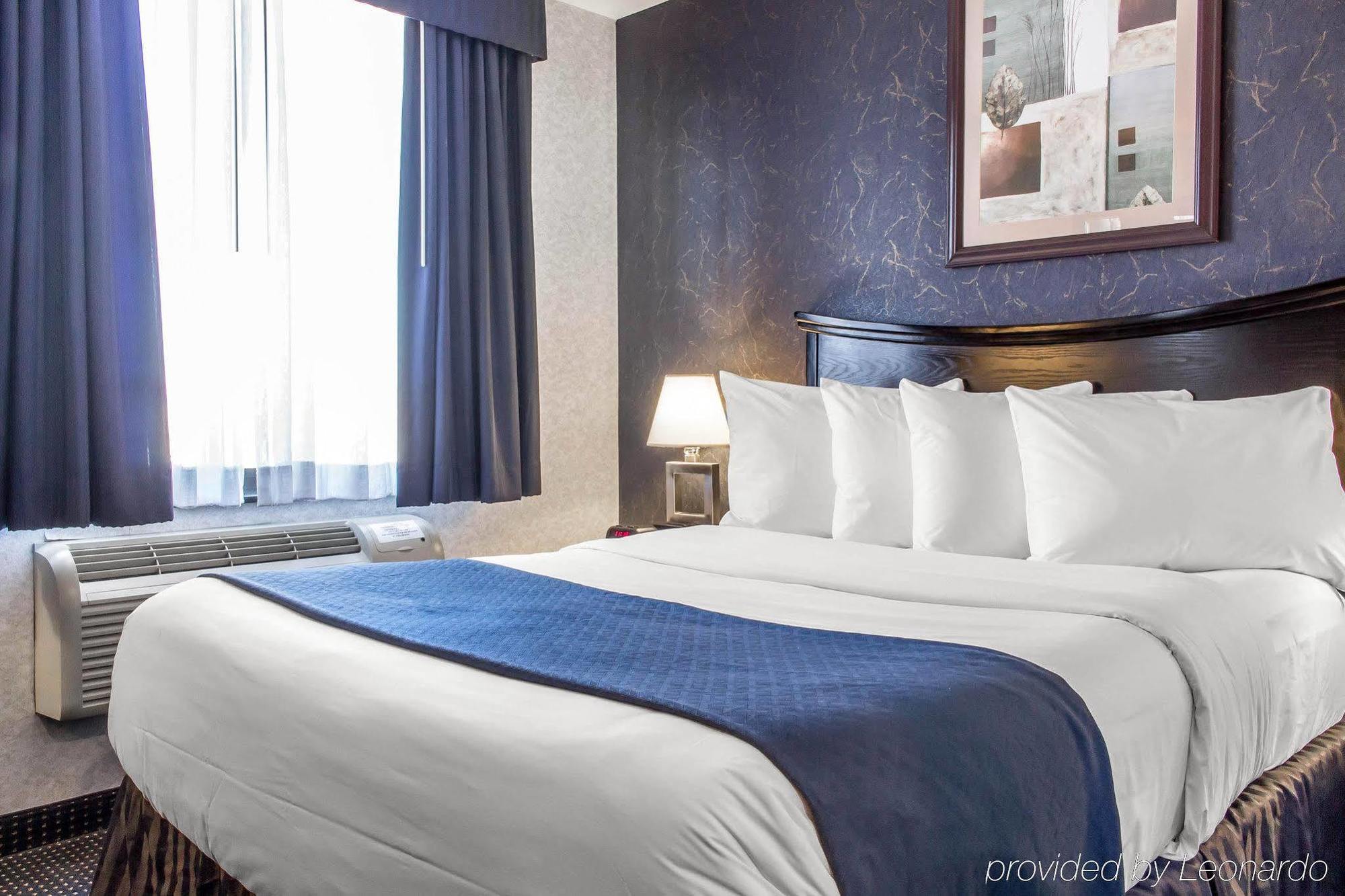 Paramount Inn ฟลอรัลพาร์ค ภายนอก รูปภาพ
