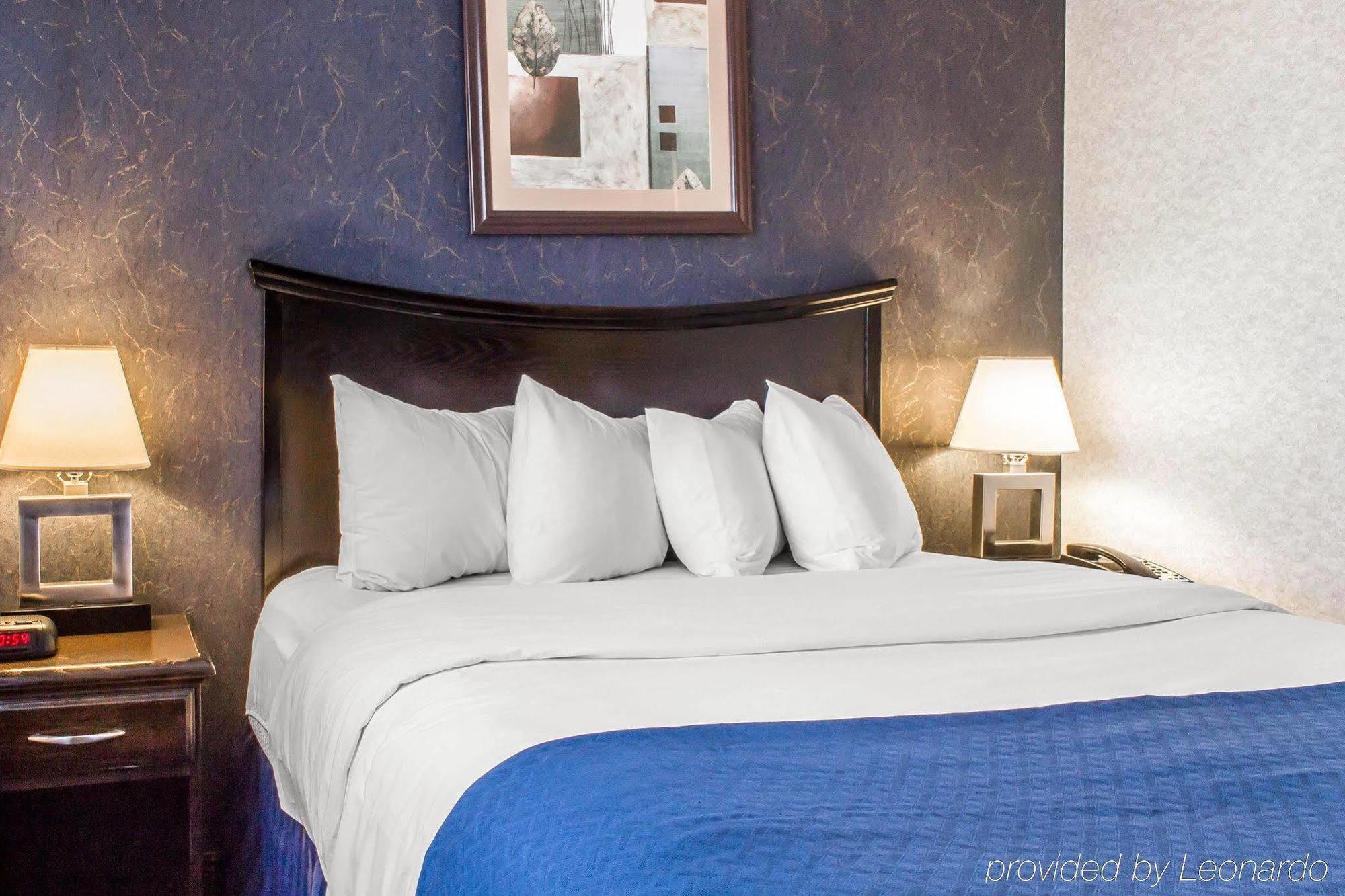 Paramount Inn ฟลอรัลพาร์ค ภายนอก รูปภาพ