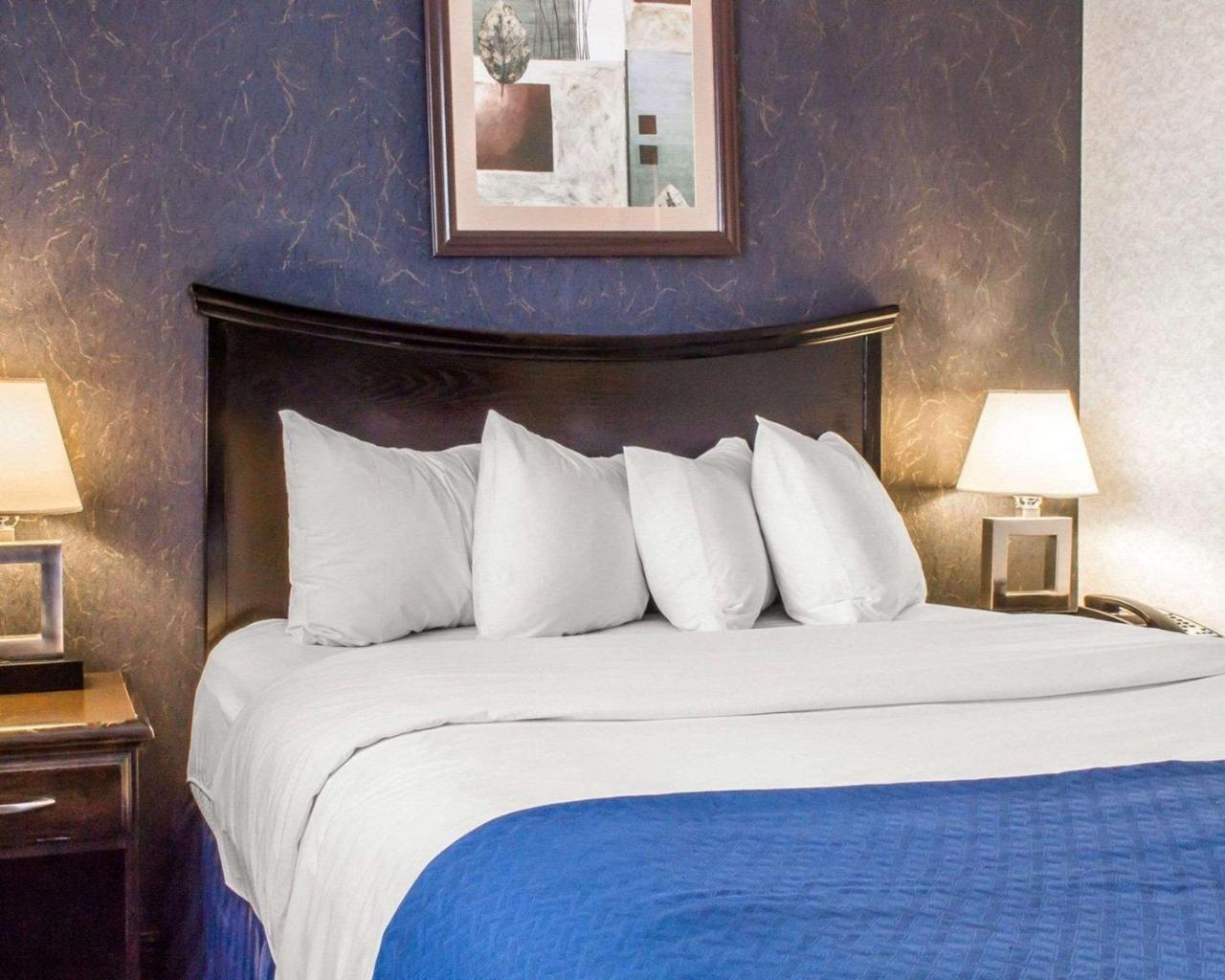Paramount Inn ฟลอรัลพาร์ค ภายนอก รูปภาพ